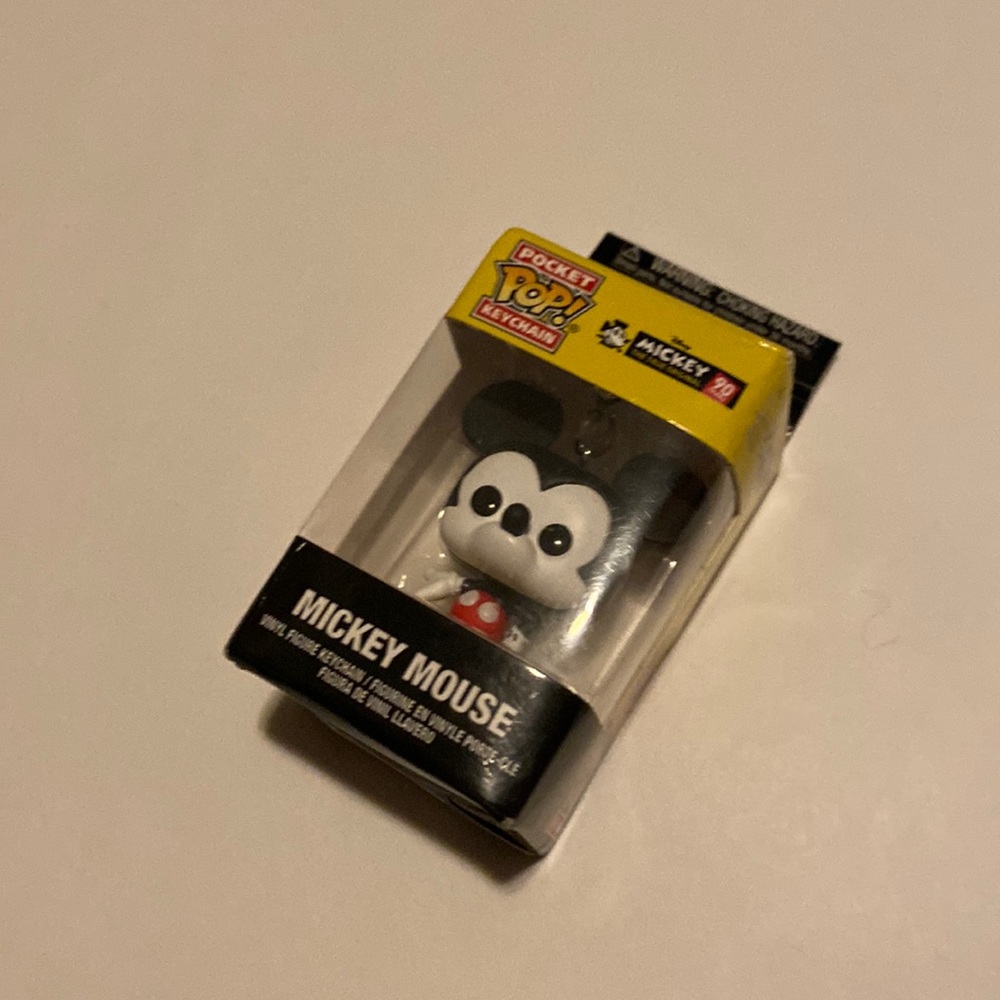 💰3/$50- 90th anniversary Limited Edition Mickey Mouse Funko Pop Keychain